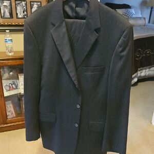 Classic Men's Dark Gray Two-Button Suit Jacket